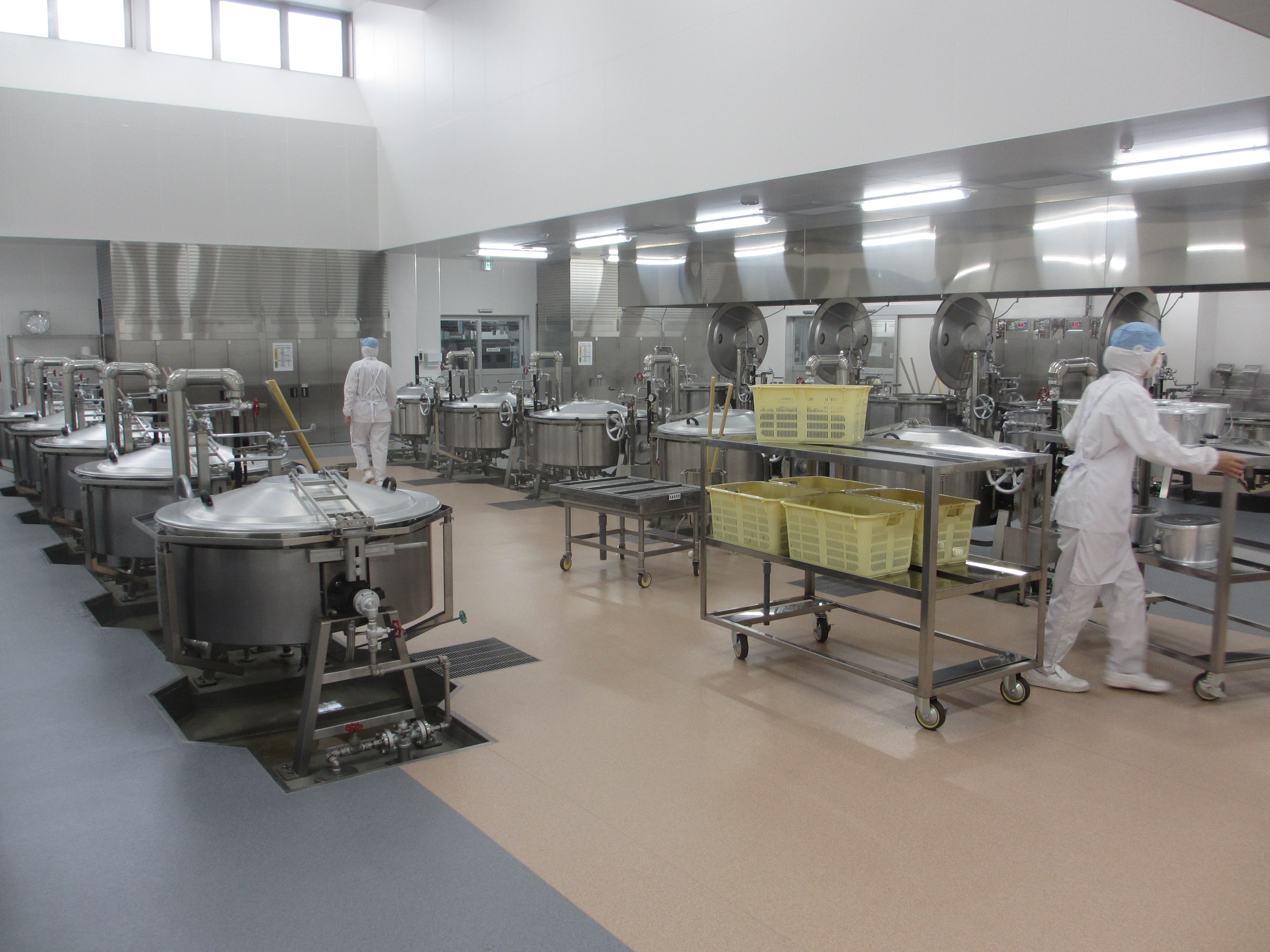 参考写真にて実際の調理場内の写真ではありません。