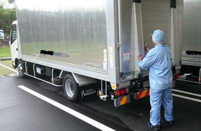 ２t車、3ｔ車の配送トラックを運転します。