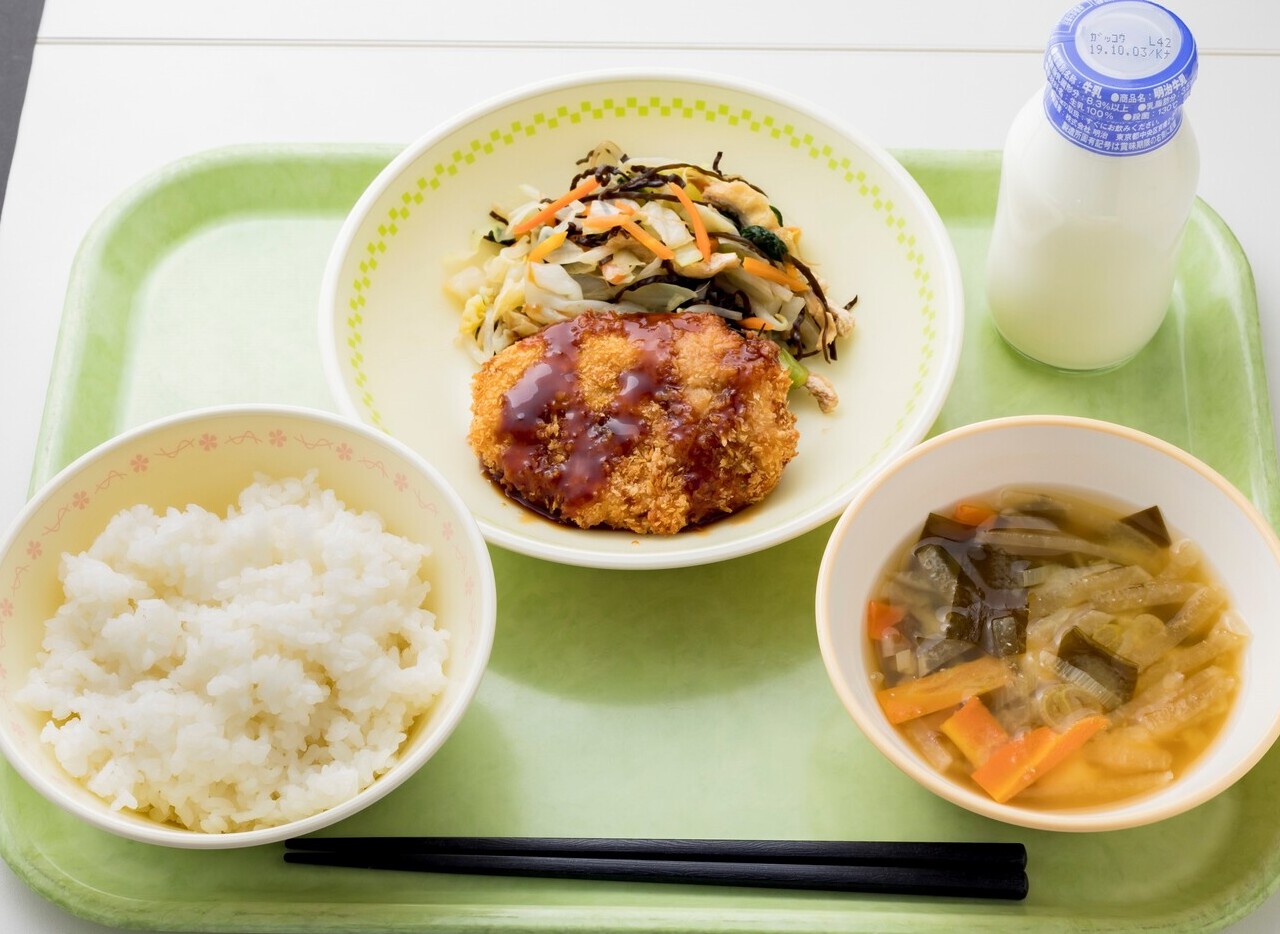 安心・安全で栄養満点☆美味しい給食をつくり、こども達の成長を支えます